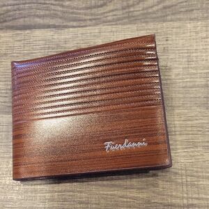 Mens Wallet/ Billfold.Fuerdanni High End NWOT,Woodgrain Print